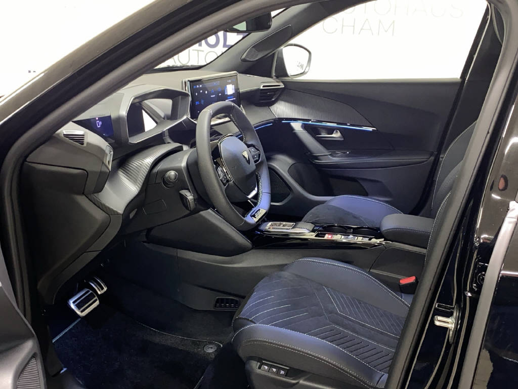 PEUGEOT 2008 1.2 Hybrid 145 GT Exclusive-image-15