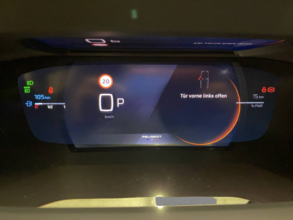 PEUGEOT 2008 1.2 Hybrid 145 GT Exclusive-image-8