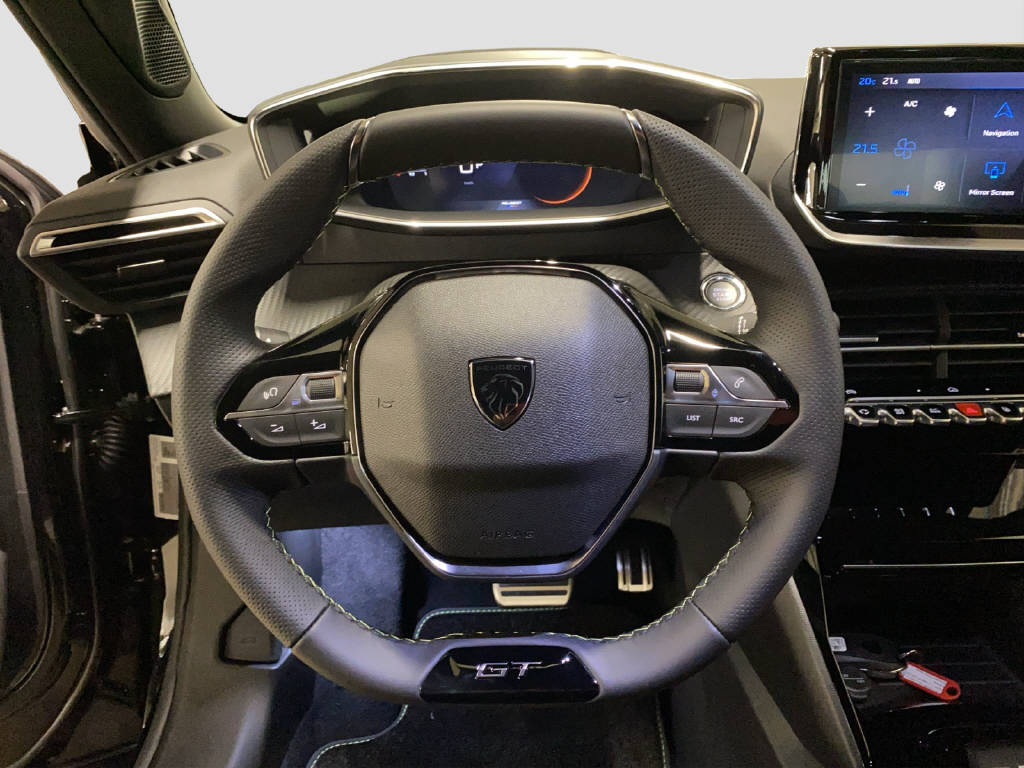 PEUGEOT 2008 1.2 Hybrid 145 GT Exclusive-image-7