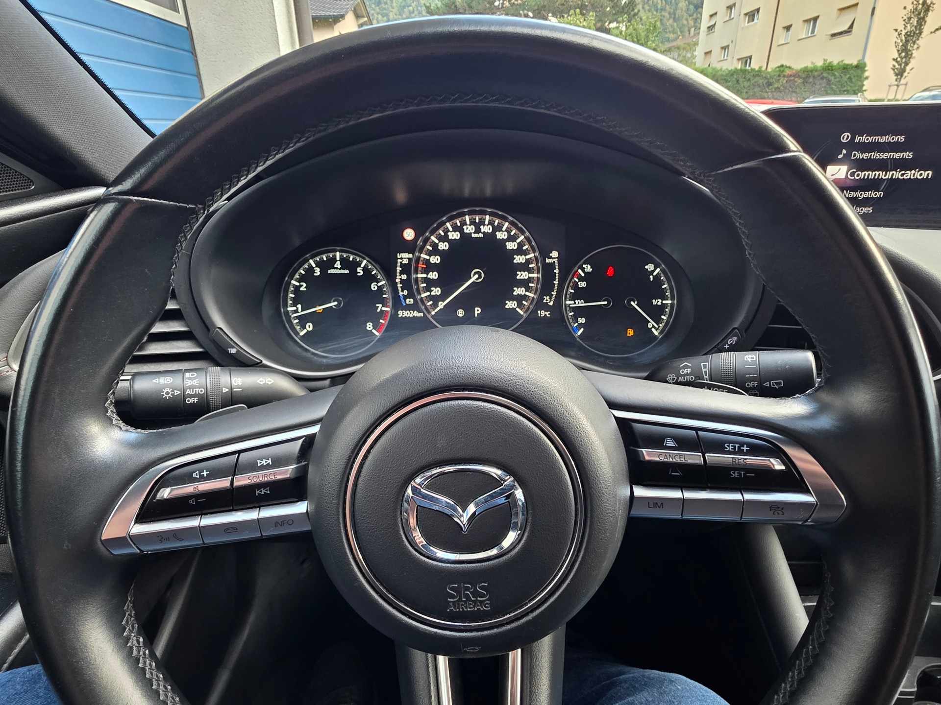 MAZDA 3 Hatchback SKYACTIV-X M Hybrid 180 Ambition AWD Automat-image-13