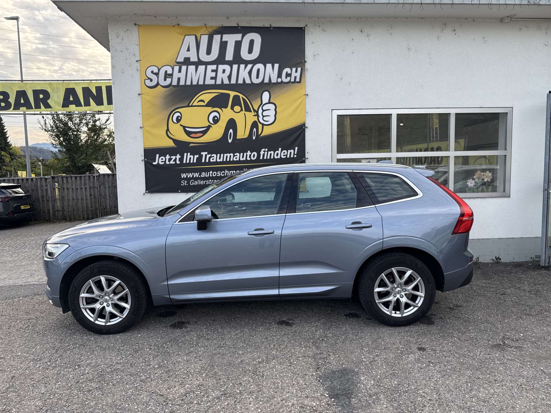 VOLVO XC60 D4 AWD Momentum Geartronic-Automat-image-2