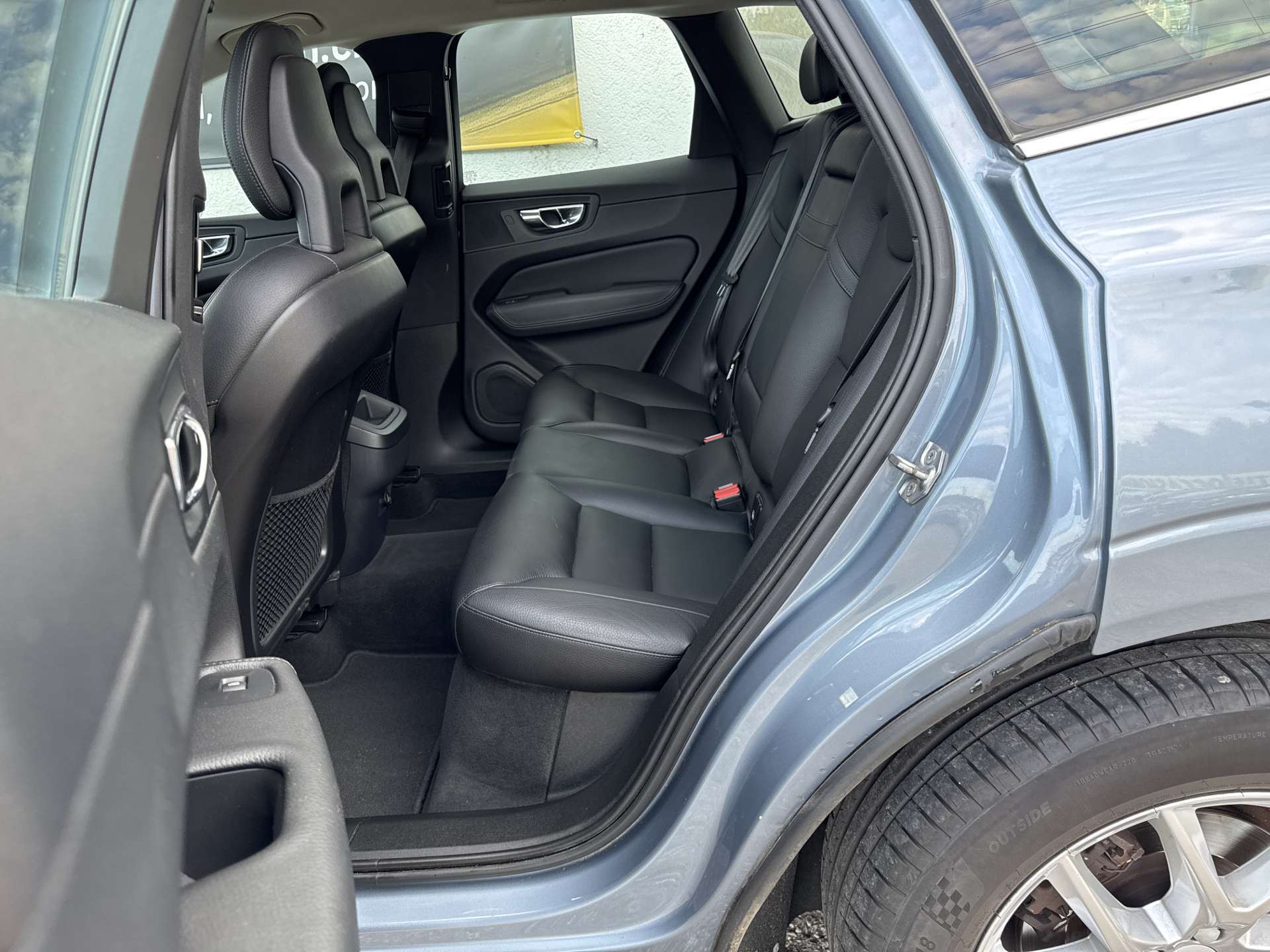 VOLVO XC60 D4 AWD Momentum Geartronic-Automat-image-7