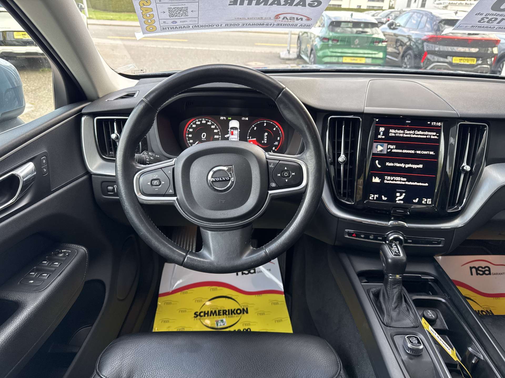 VOLVO XC60 D4 AWD Momentum Geartronic-Automat-image-12