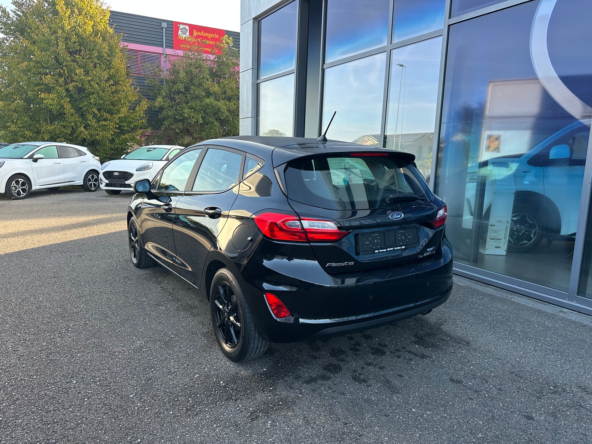 FORD Fiesta 1.0 EcoB Hybrid Cool & Connect-showroom-element-3