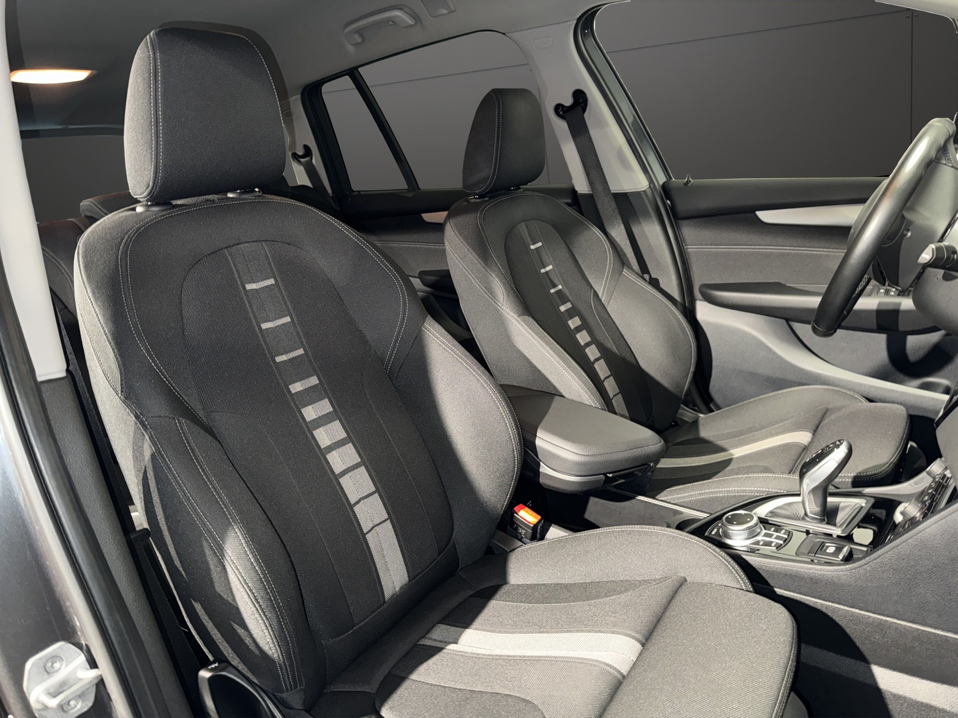 BMW 218d xDrive Gran Tourer Sport Line-image-15