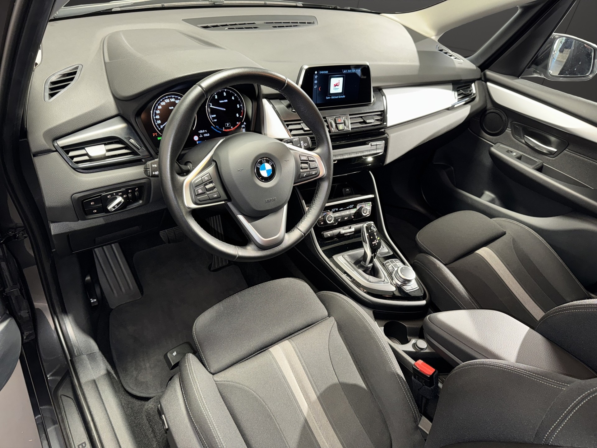 BMW 218d xDrive Gran Tourer Sport Line-image-13