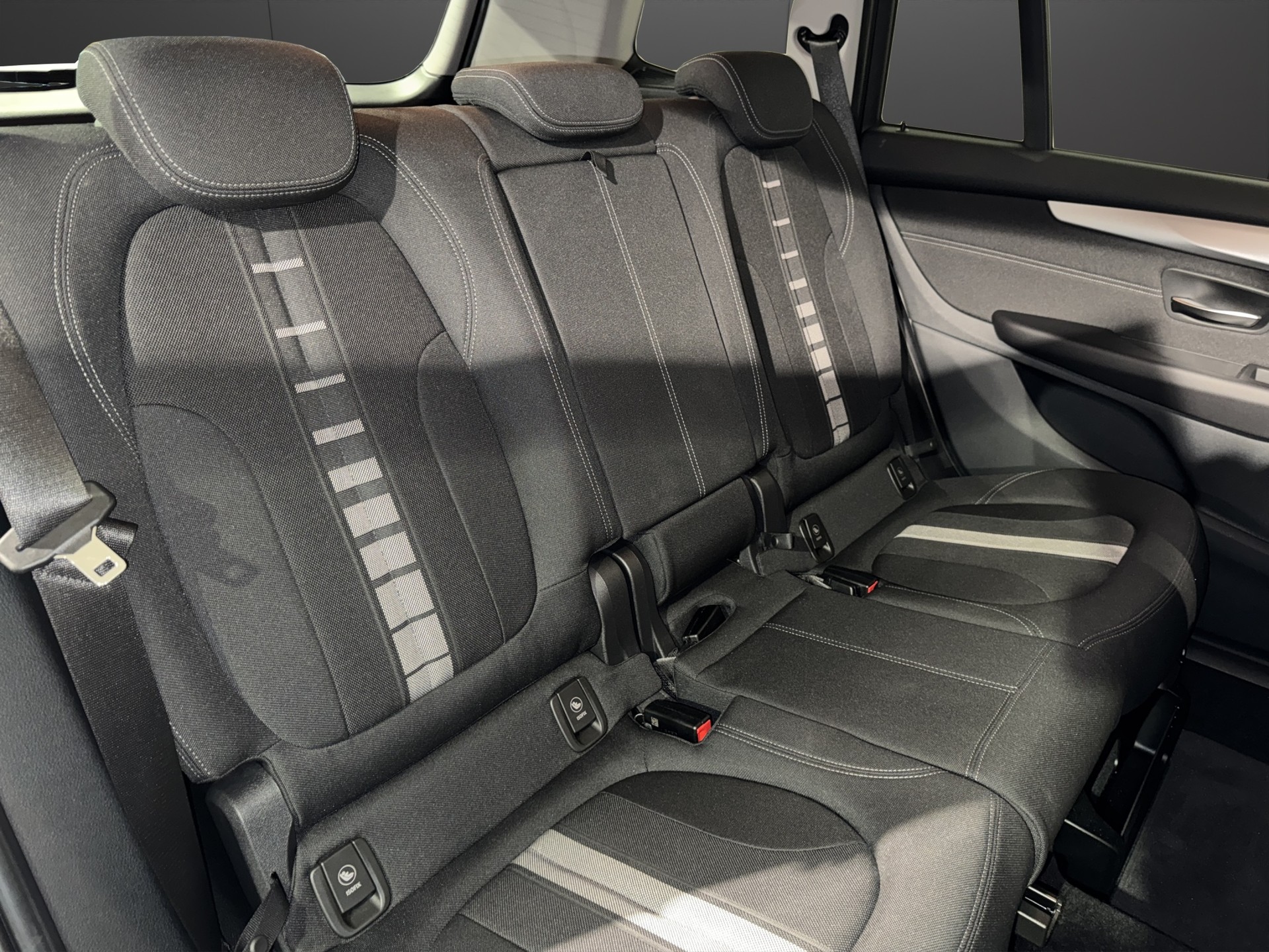 BMW 218d xDrive Gran Tourer Sport Line-image-16