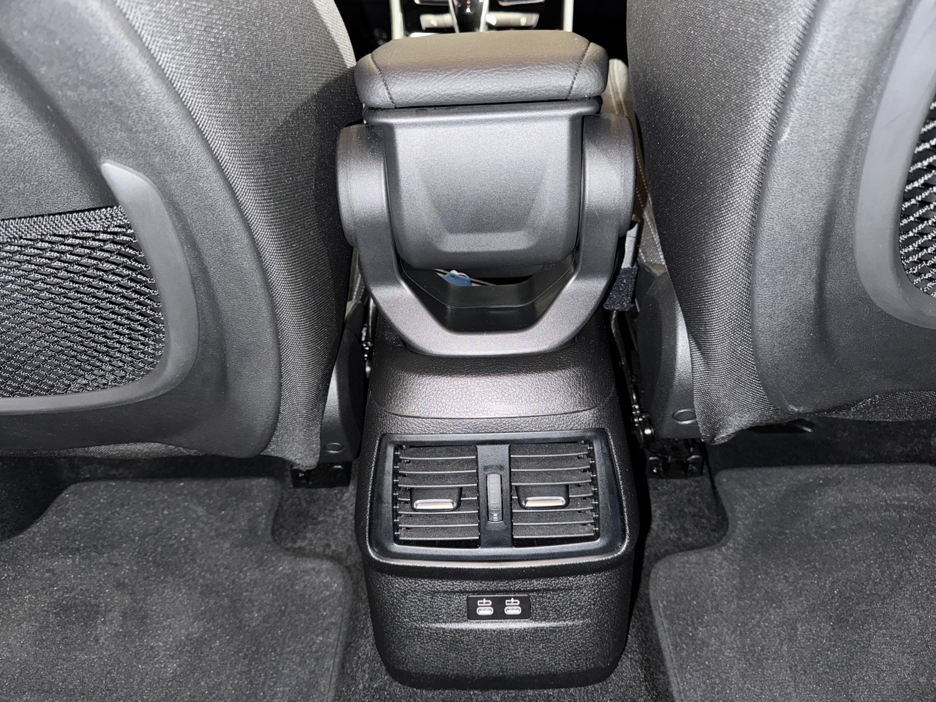 BMW 218d xDrive Gran Tourer Sport Line-image-19