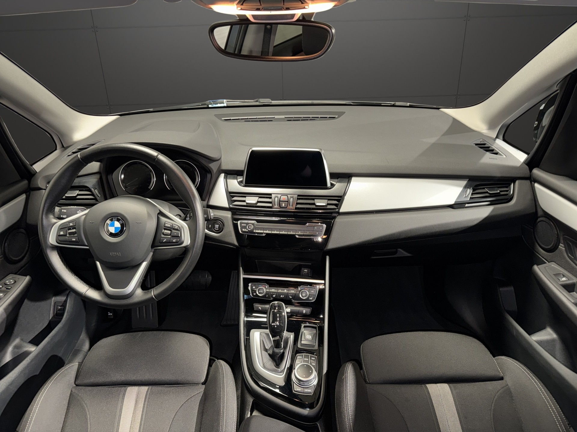 BMW 218d xDrive Gran Tourer Sport Line-image-6