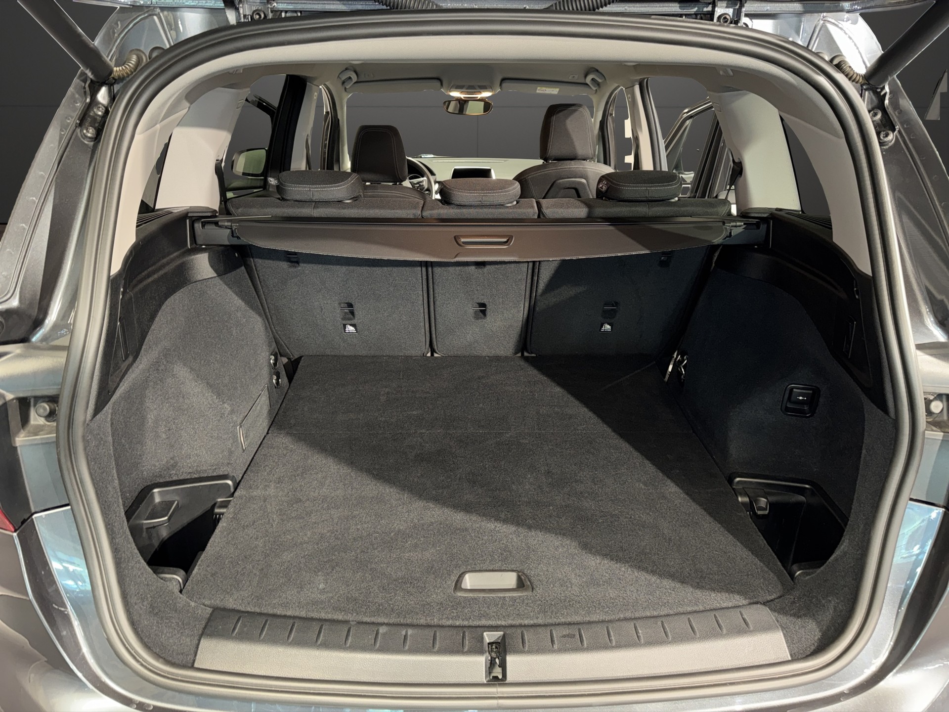 BMW 218d xDrive Gran Tourer Sport Line-image-18
