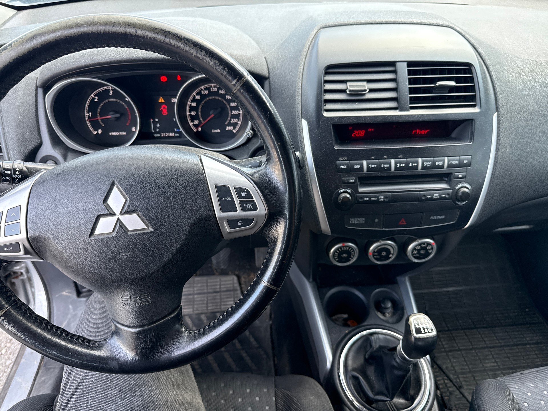 MITSUBISHI ASX 1.8 DID Instyle 4WD-image-8