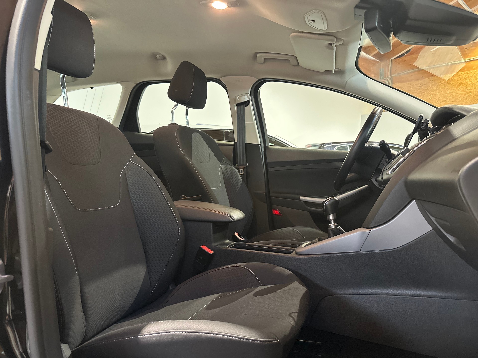FORD Focus 2.0 TDCi Business 6-Gang/Inkl. 1. Jahr Garantie/Lückenlos servicegepflegt-image-15