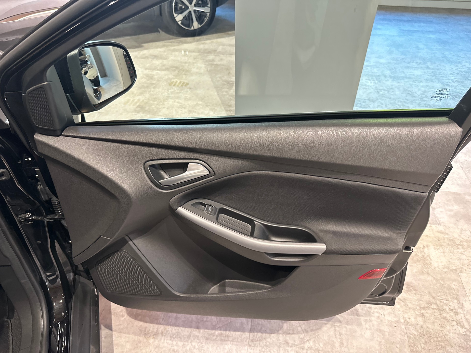 FORD Focus 2.0 TDCi Business 6-Gang/Inkl. 1. Jahr Garantie/Lückenlos servicegepflegt-image-16
