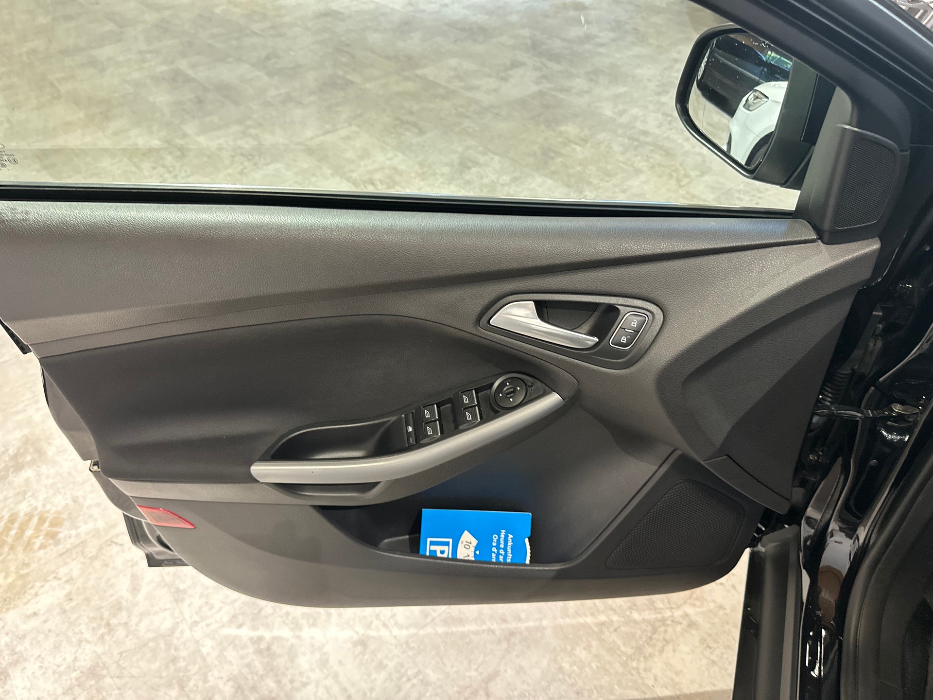 FORD Focus 2.0 TDCi Business 6-Gang/Inkl. 1. Jahr Garantie/Lückenlos servicegepflegt-image-13