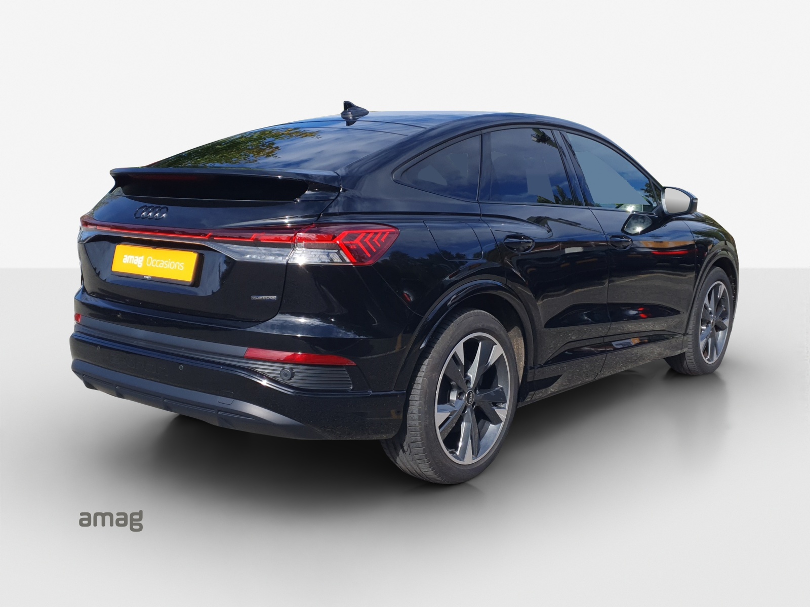 AUDI Q4 Sportback e-tron 50 quattro-image-4