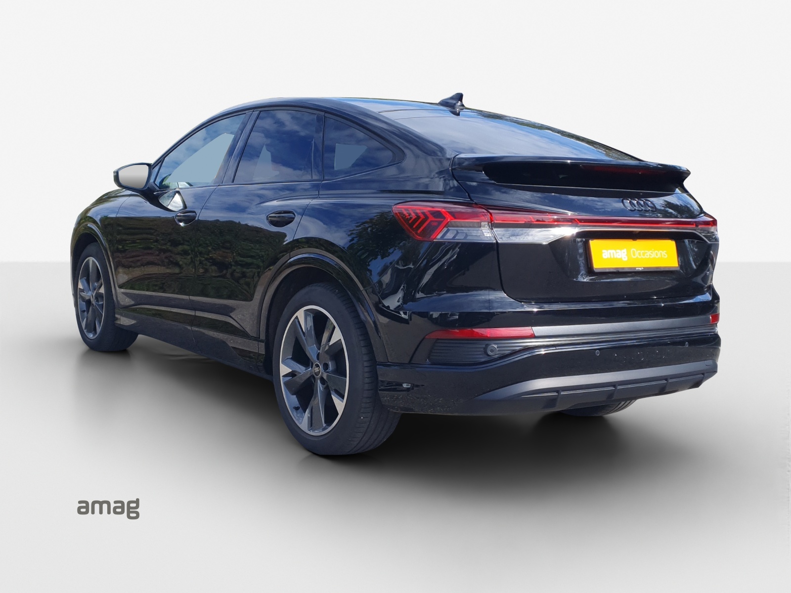 AUDI Q4 Sportback e-tron 50 quattro-image-2