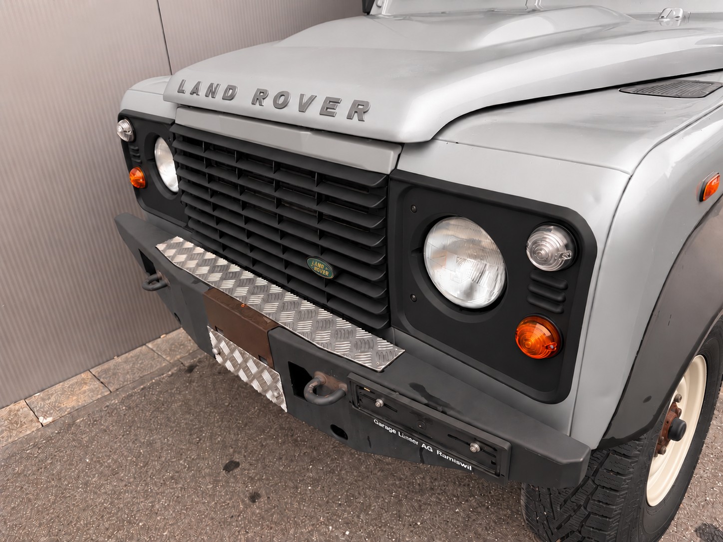 LAND ROVER Defender 110 TD4 2.4 *ex Army*-image-15