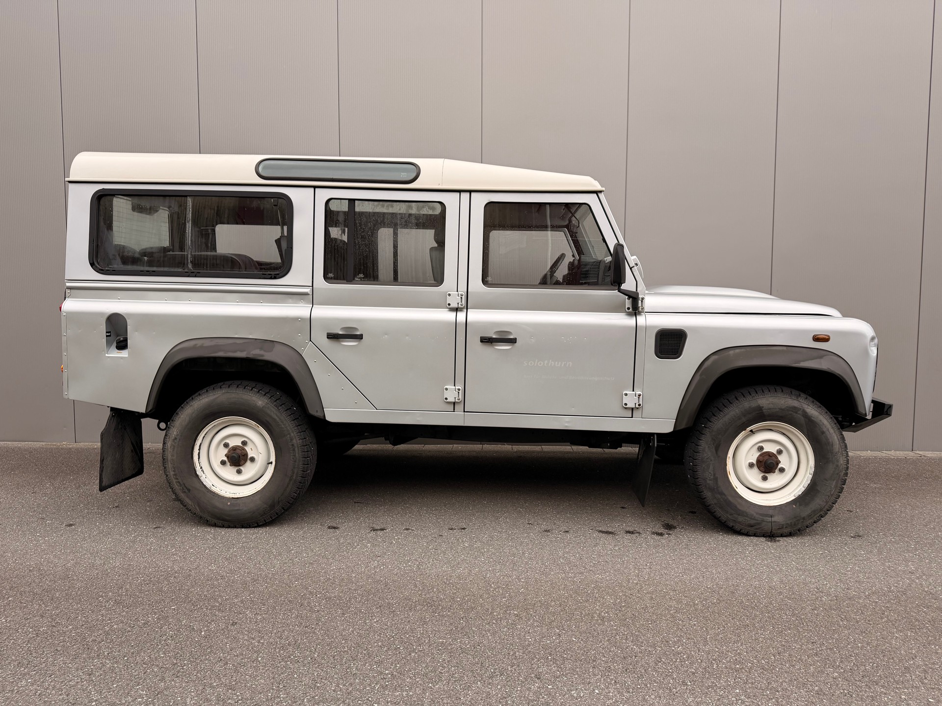 LAND ROVER Defender 110 TD4 2.4 *ex Army*-image-4