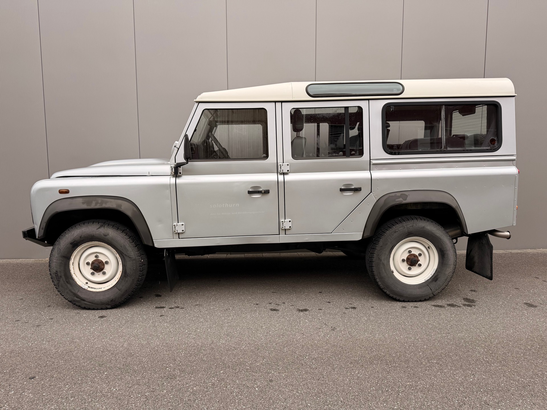 LAND ROVER Defender 110 TD4 2.4 *ex Army*-showroom-element-1