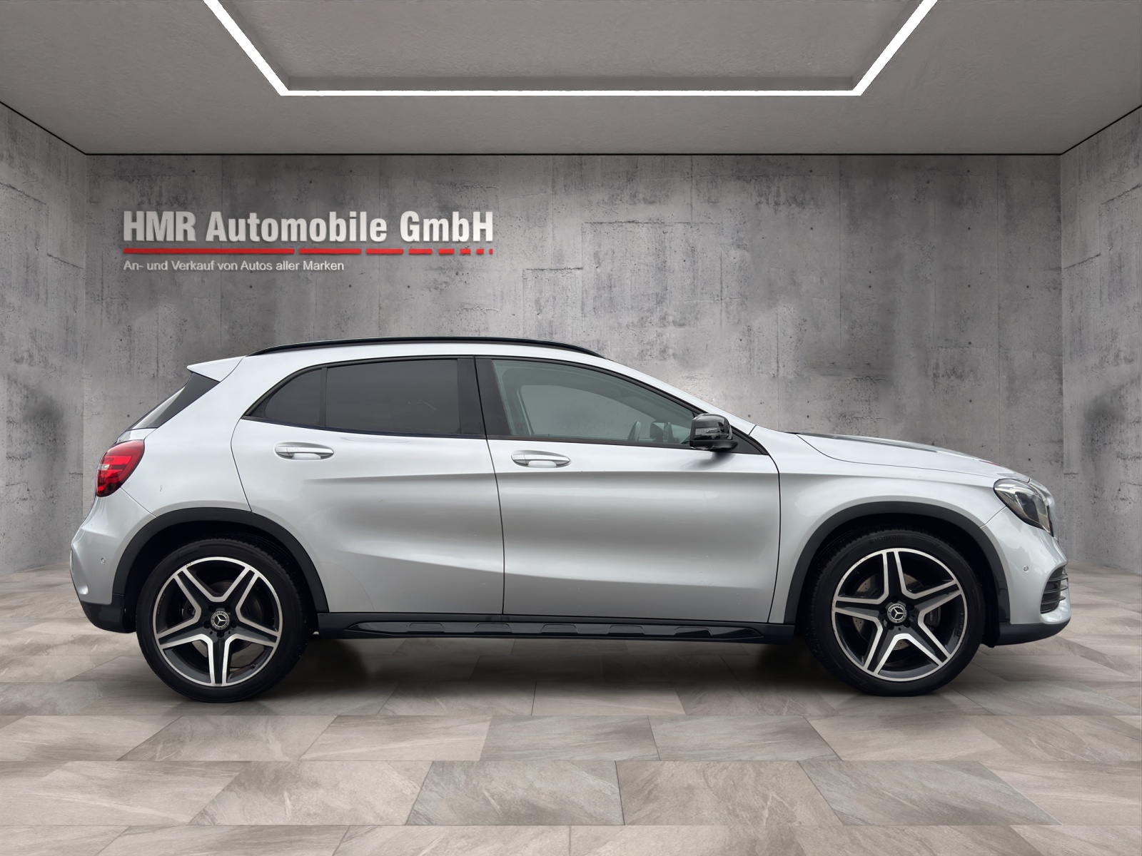 MERCEDES-BENZ GLA 250 AMG Line Swiss Star 4Matic 7G-DCT-image-5