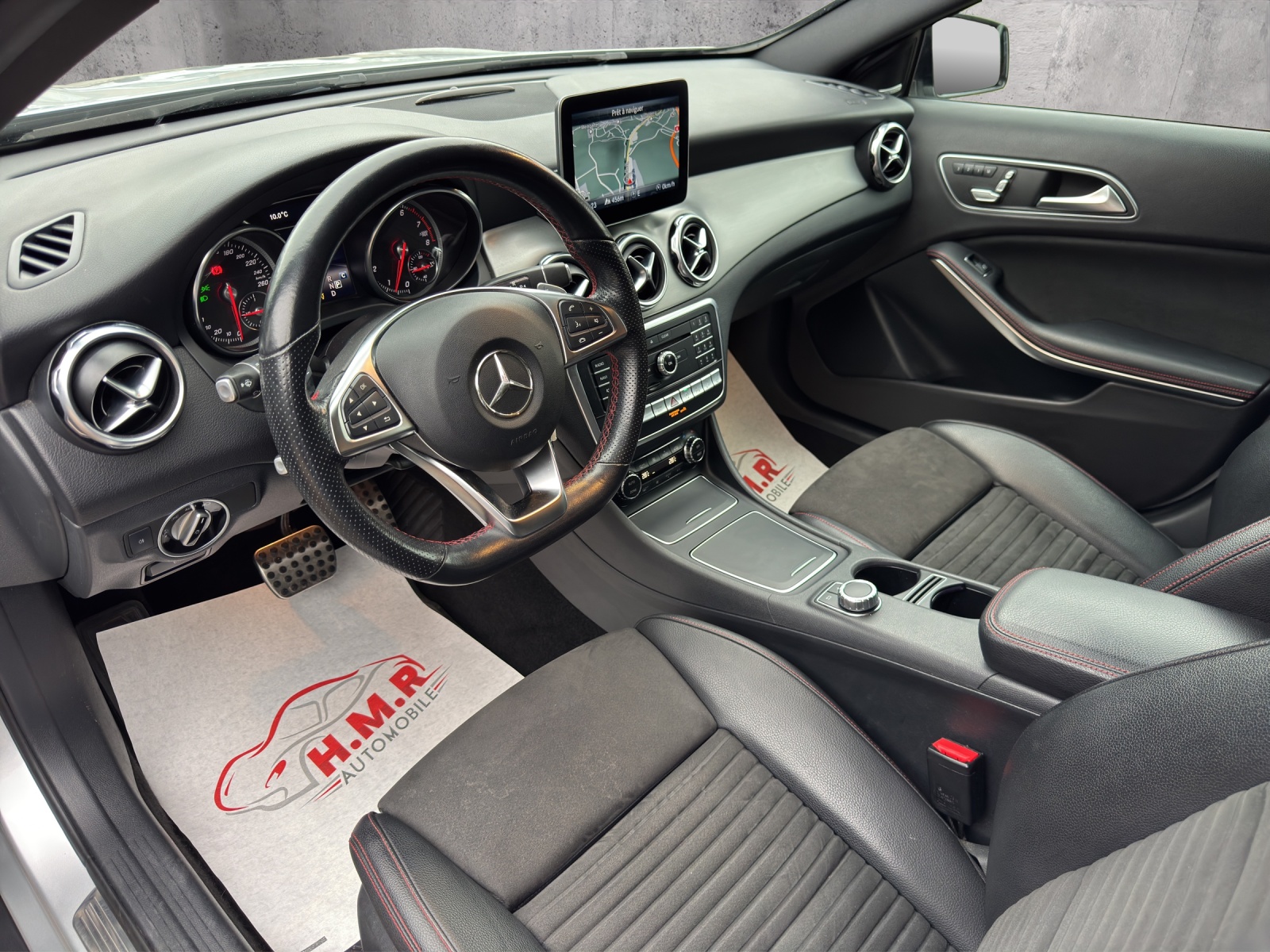 MERCEDES-BENZ GLA 250 AMG Line Swiss Star 4Matic 7G-DCT-image-7