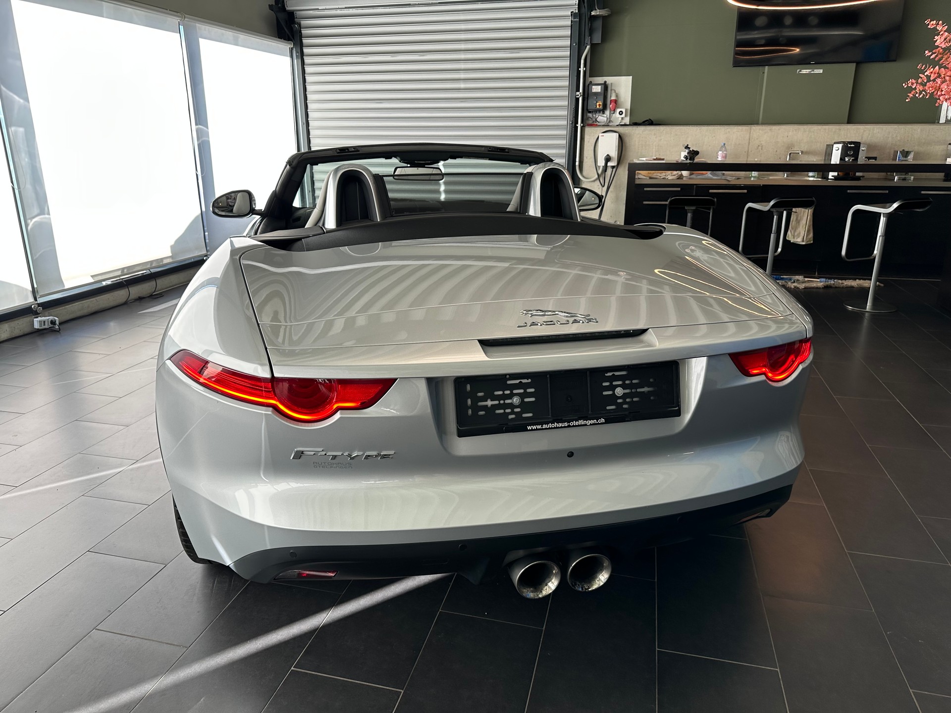 JAGUAR F-Type Convertible 3.0 V6-image-17