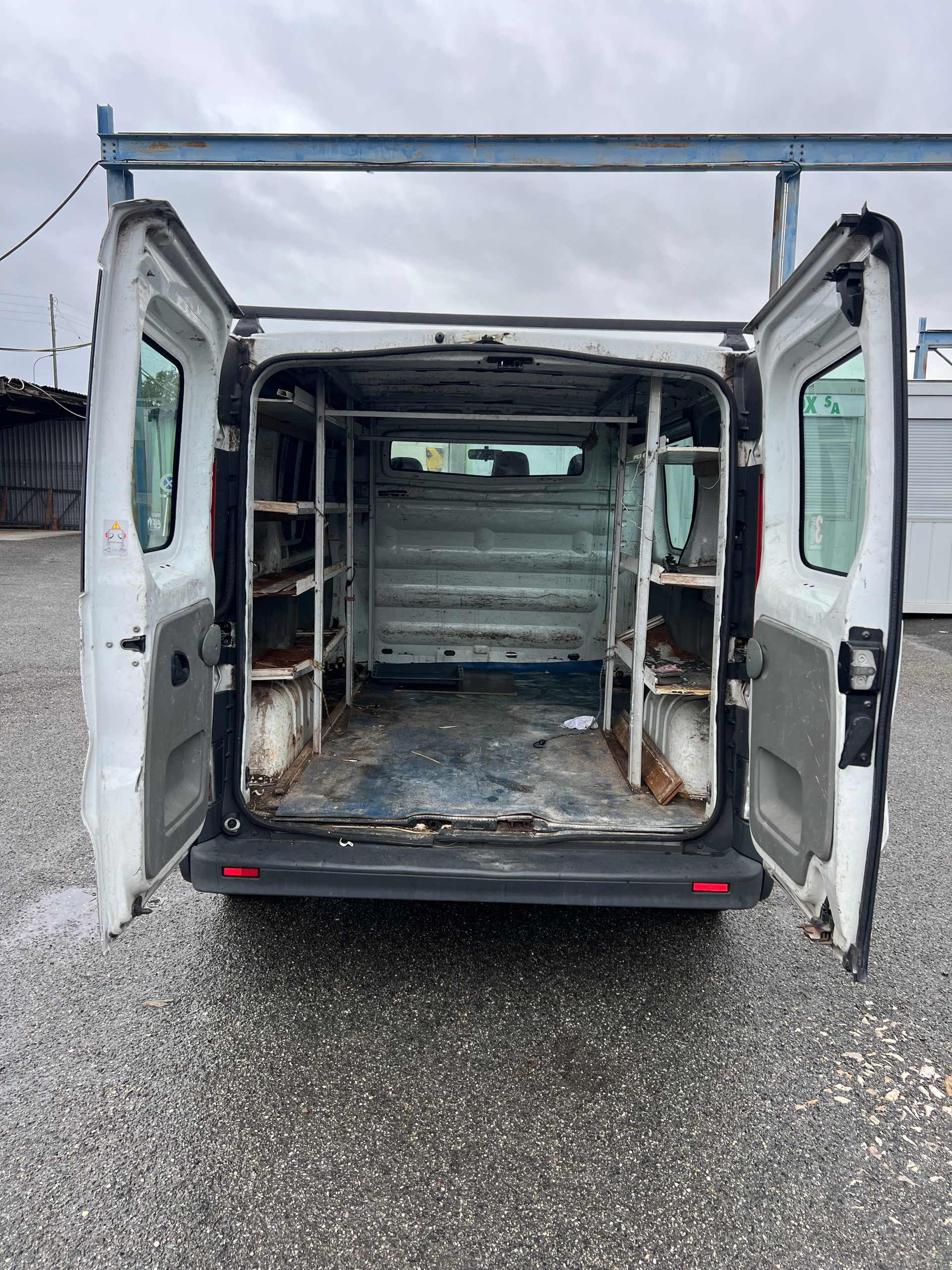 RENAULT Trafic 2.0 dCi 90 2.7t L1H1-image-15