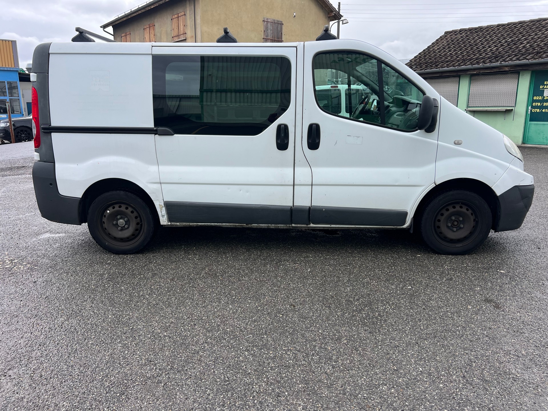 RENAULT Trafic 2.0 dCi 90 2.7t L1H1-image-6