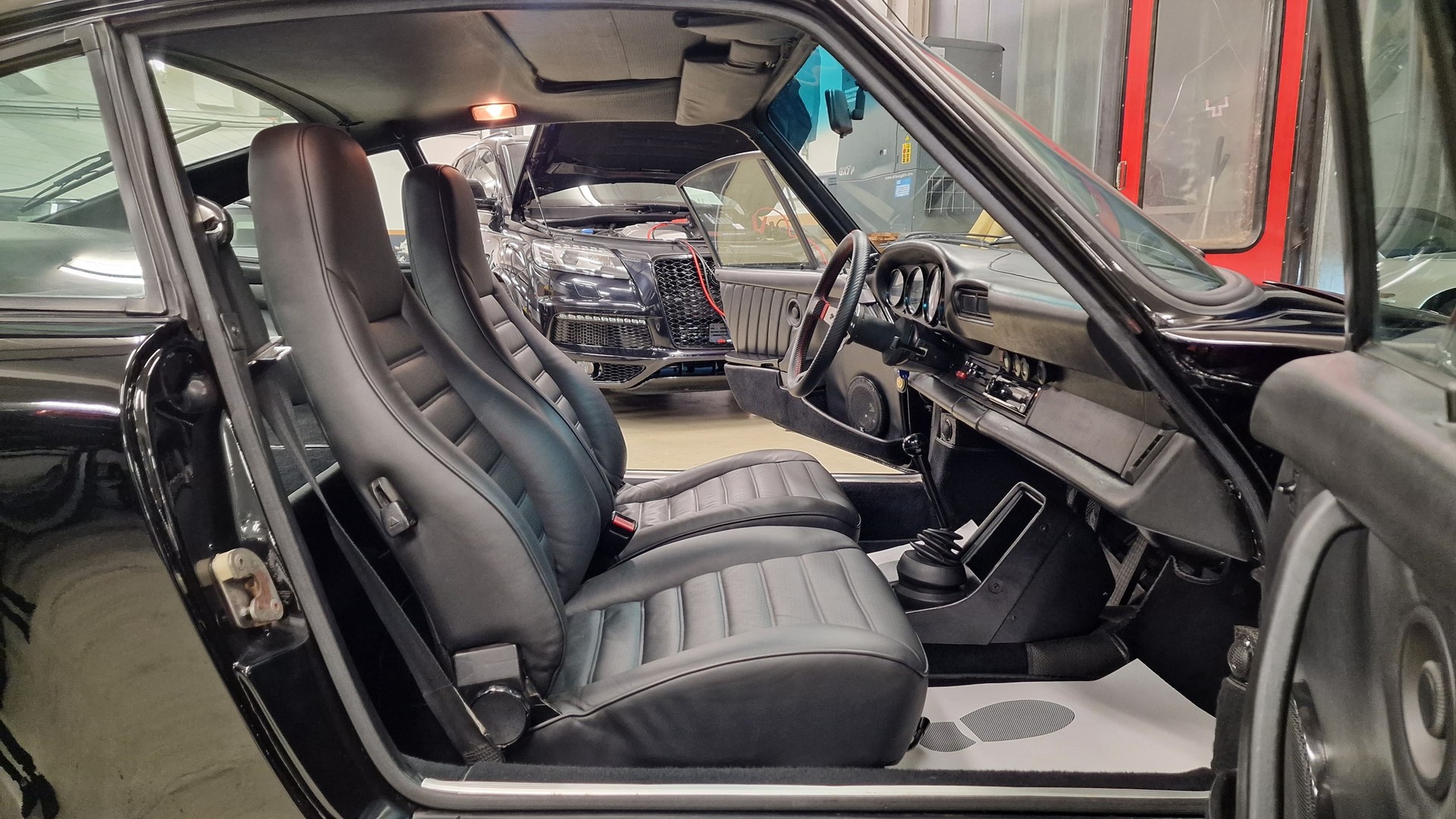PORSCHE 911 930 3.3 Turbo-image-29