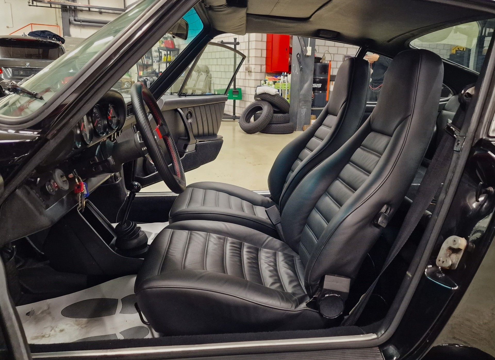 PORSCHE 911 930 3.3 Turbo-image-30