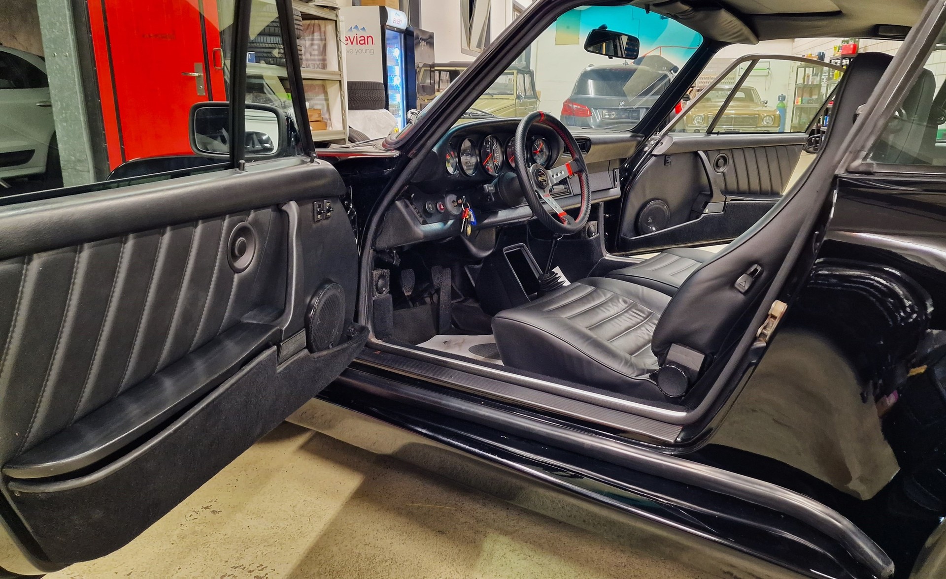PORSCHE 911 930 3.3 Turbo-image-31