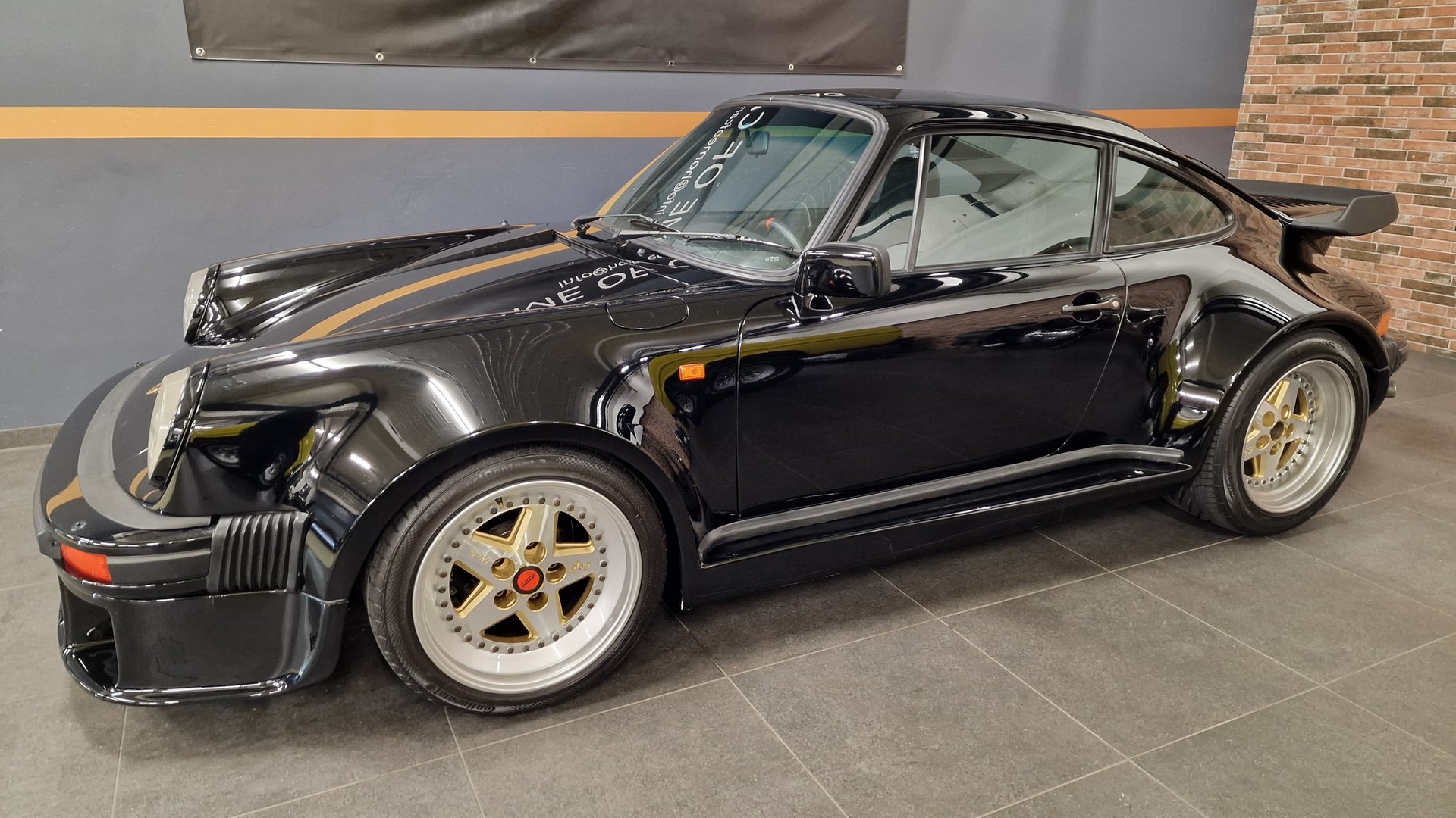 PORSCHE 911 930 3.3 Turbo-image-6