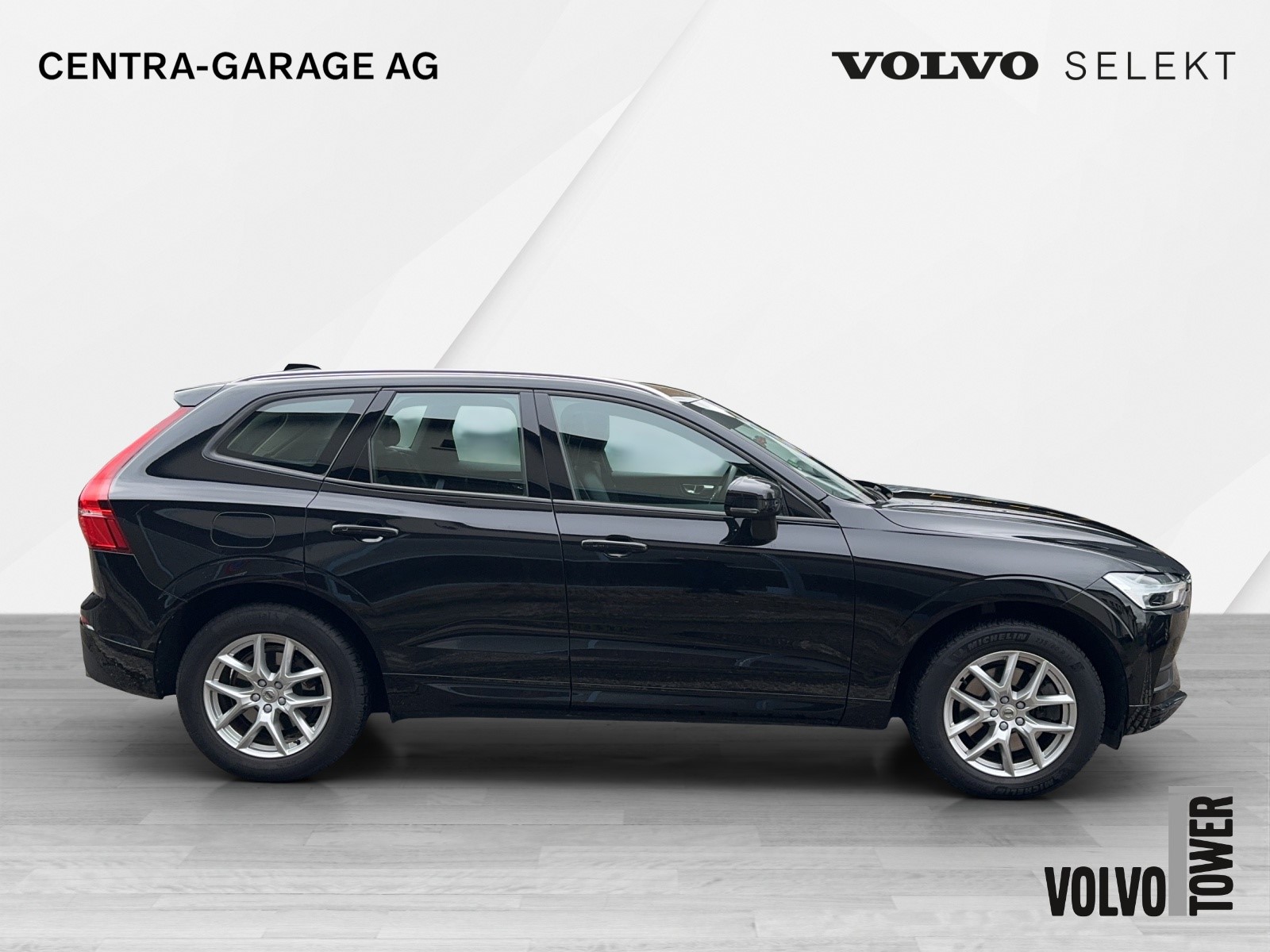 VOLVO XC60 D4 AWD Momentum Geartronic-image-4