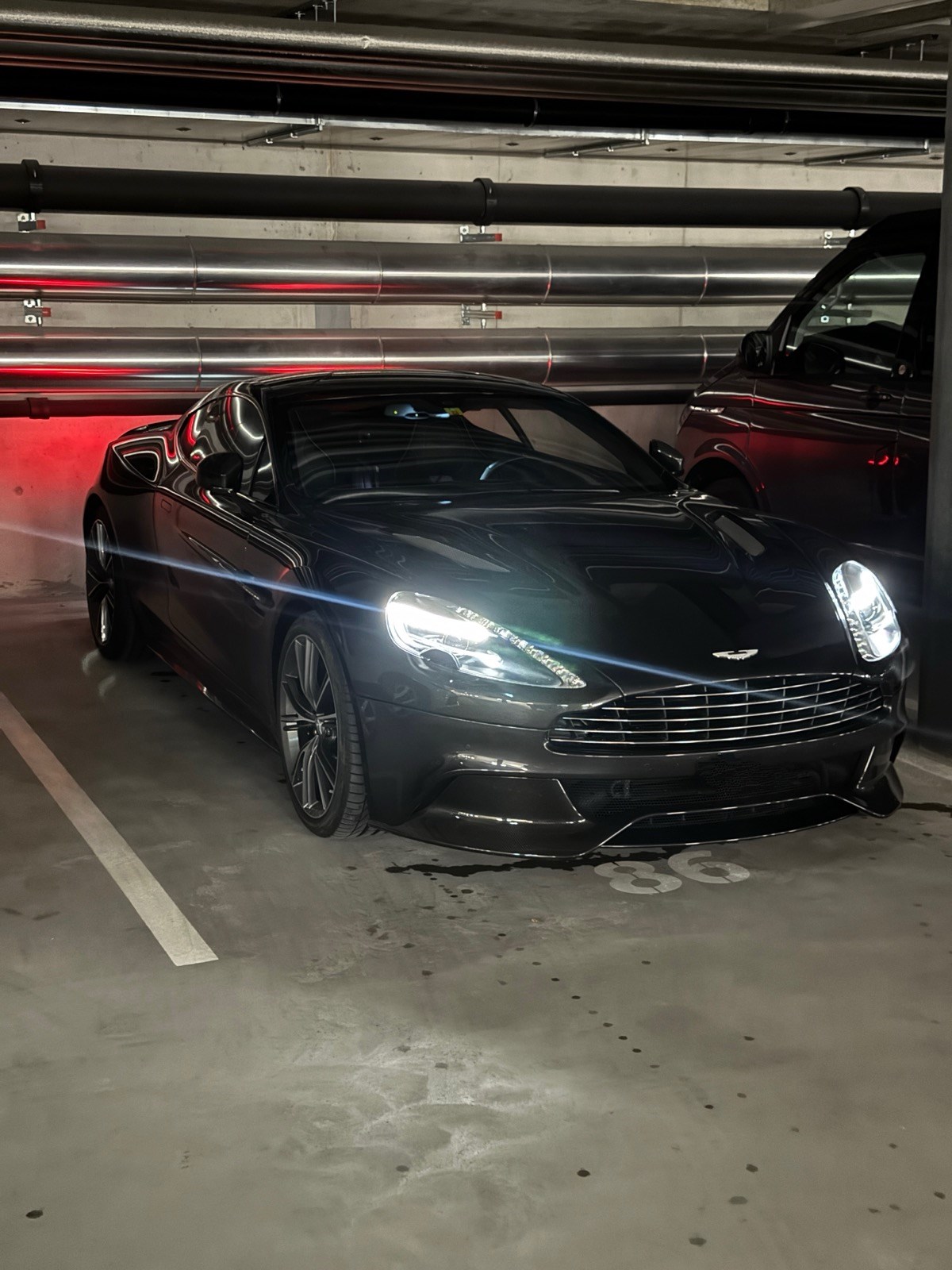 ASTON MARTIN Vanquish V12 5.9-48 Touchtronic 2-image-5