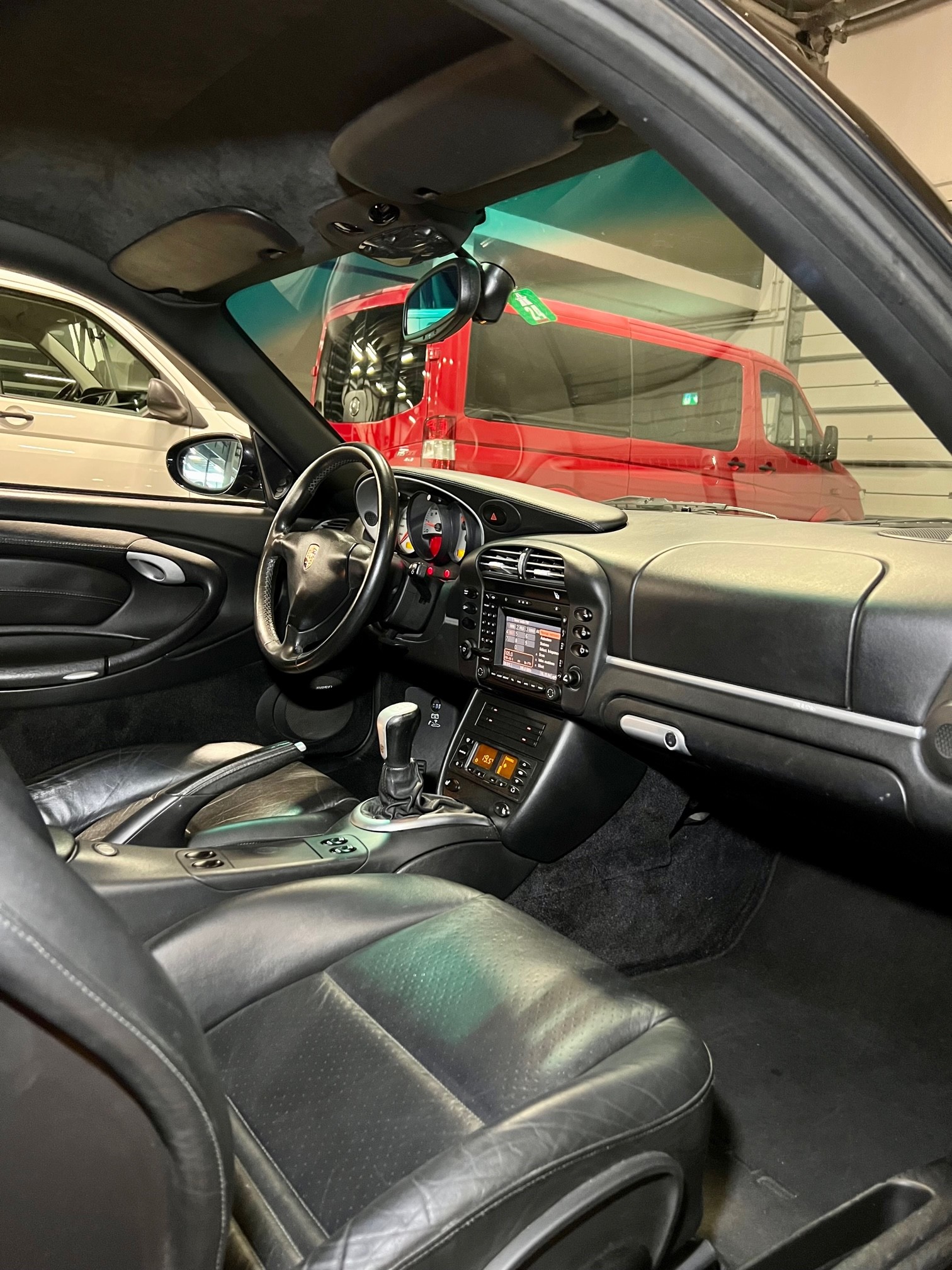 PORSCHE 911 Carrera 4 S-image-6