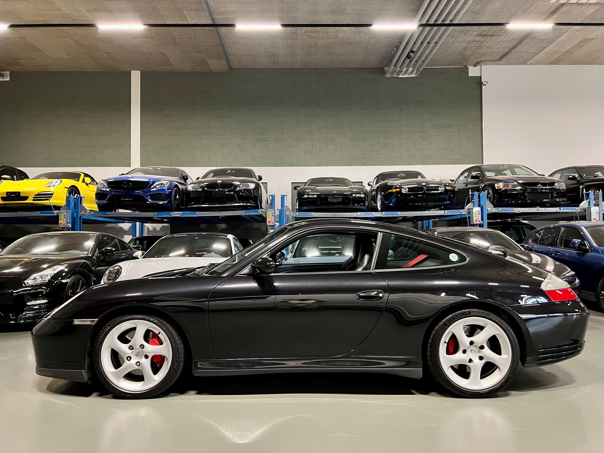 PORSCHE 911 Carrera 4 S-image-0