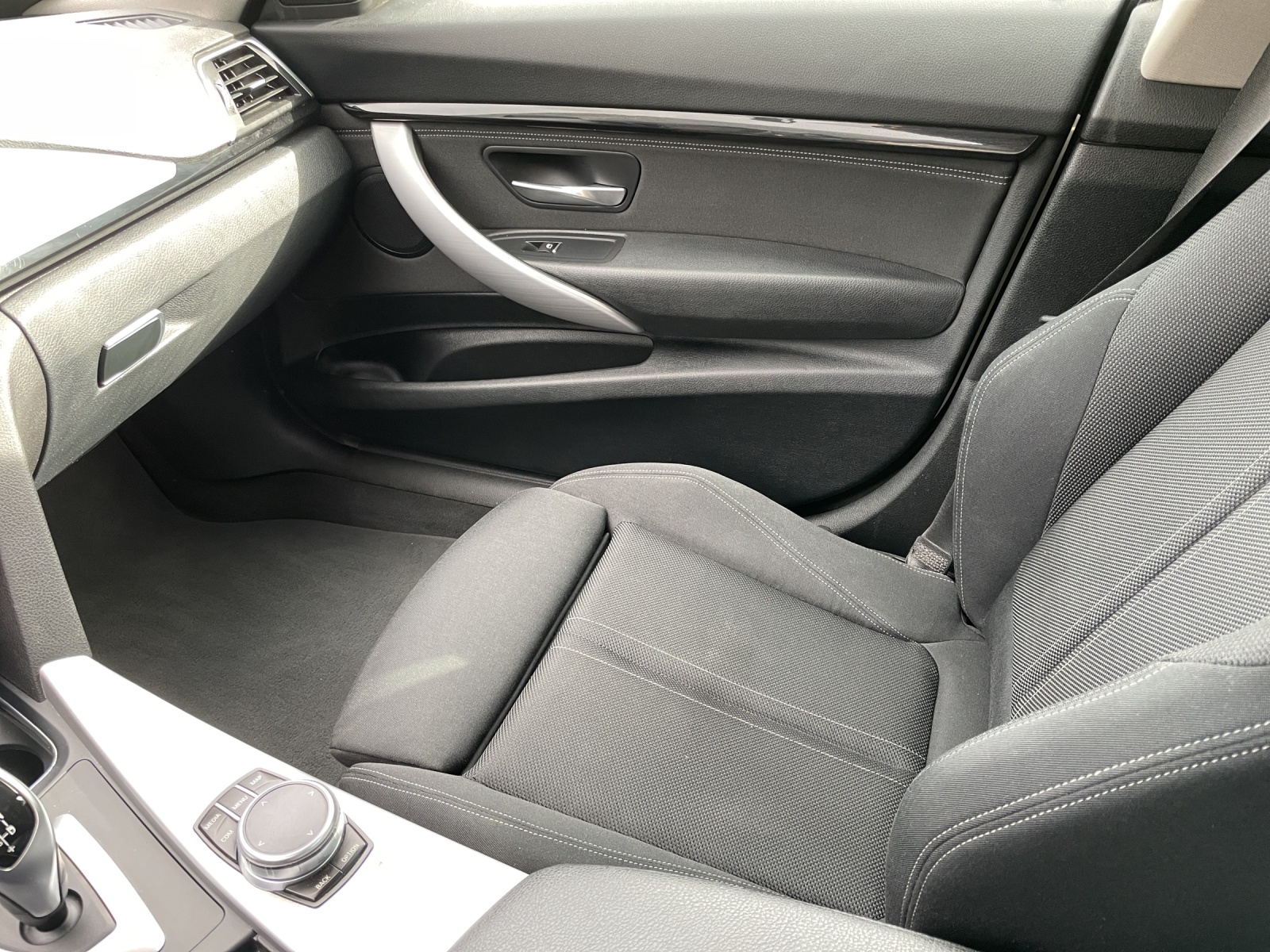 BMW 330i GT xDrive Steptronic [Expertise du jour + Garantie 12 mois + Service & Immat. Offerts]-image-13
