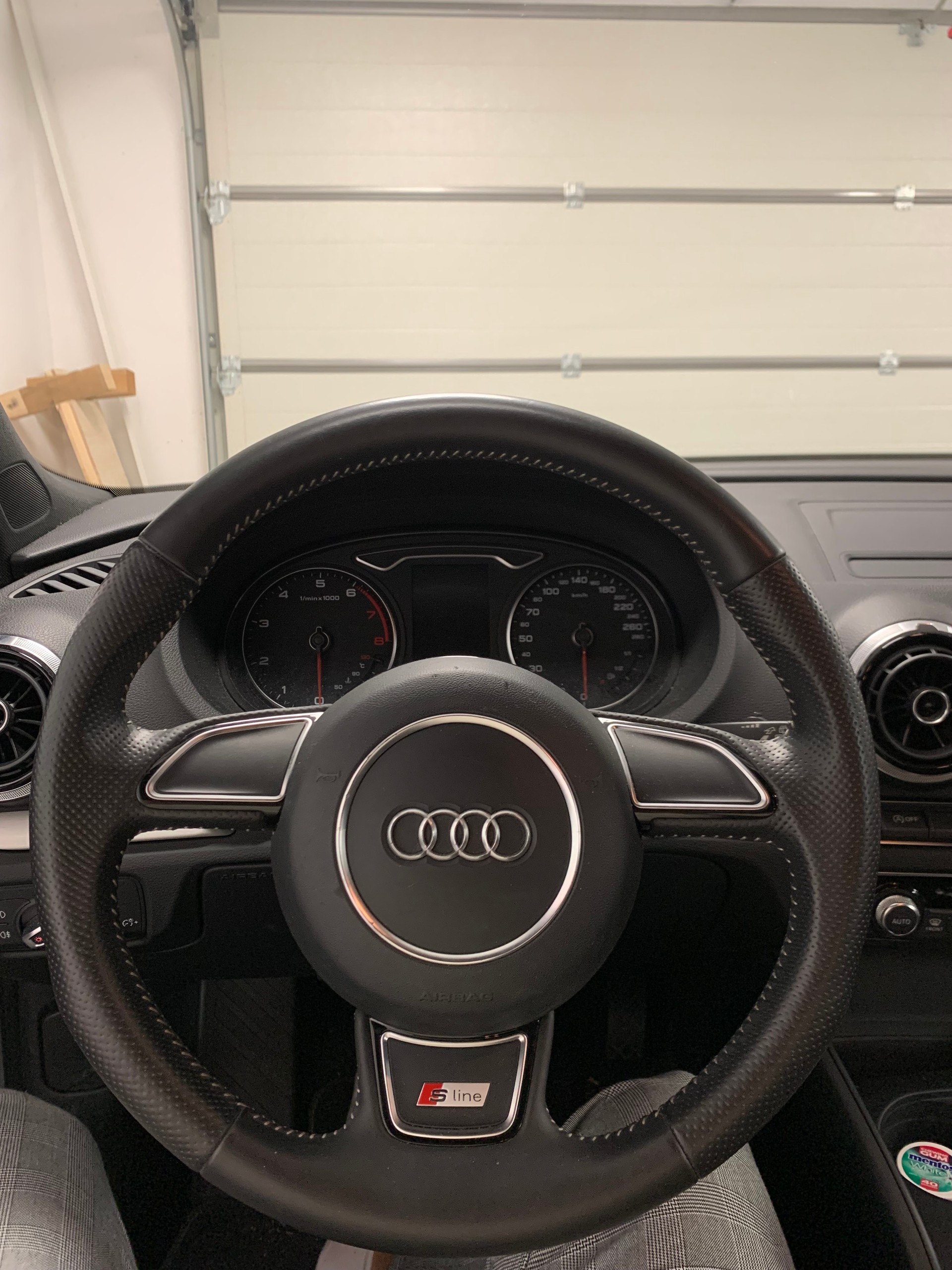 AUDI A3 1.4 TFSI Ambition-image-3