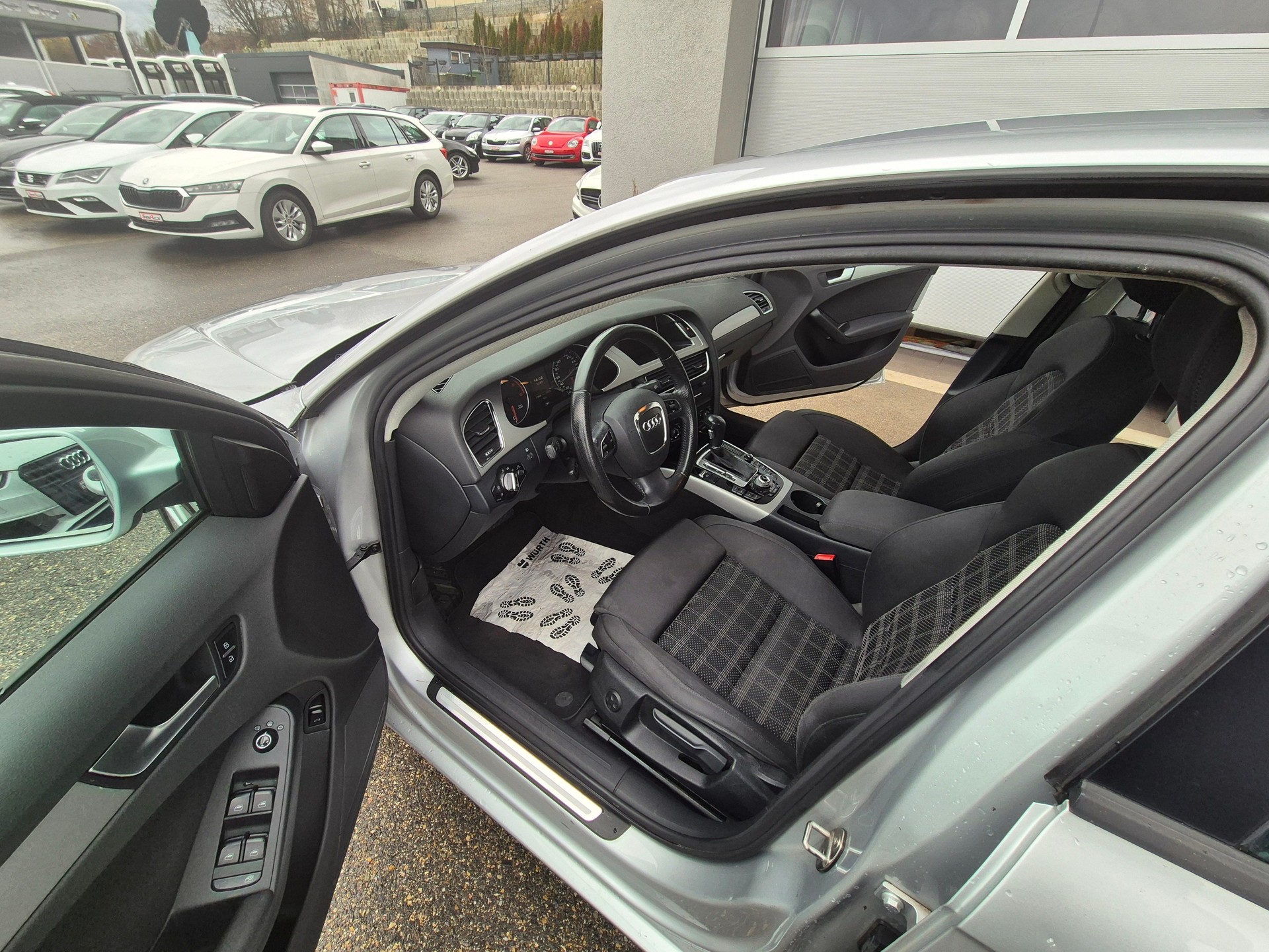 AUDI A4 2.0 TDI multitronic-image-6