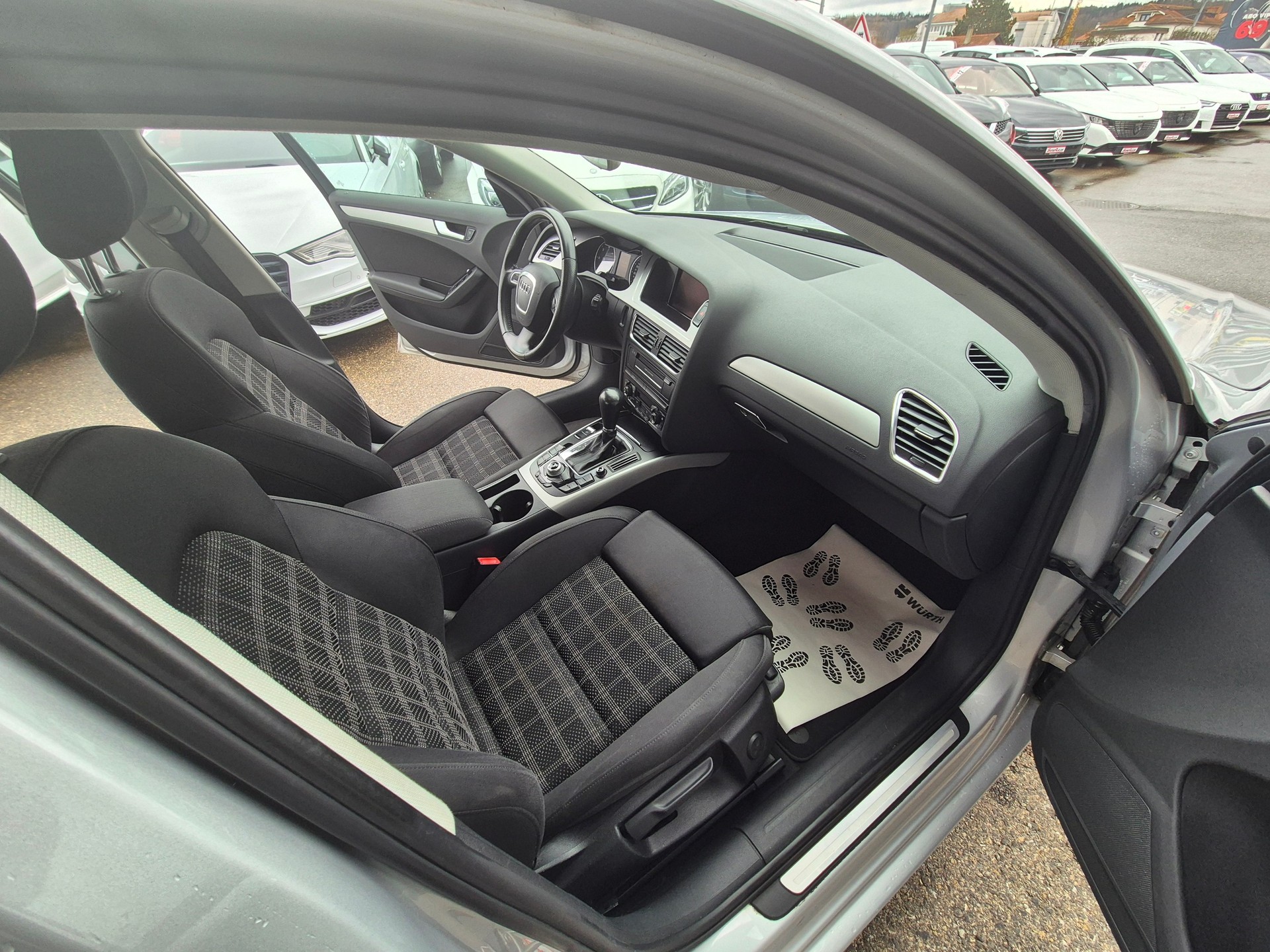 AUDI A4 2.0 TDI multitronic-image-7