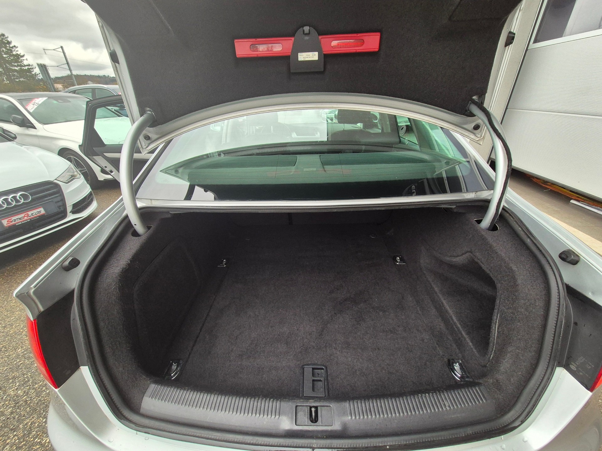 AUDI A4 2.0 TDI multitronic-image-11