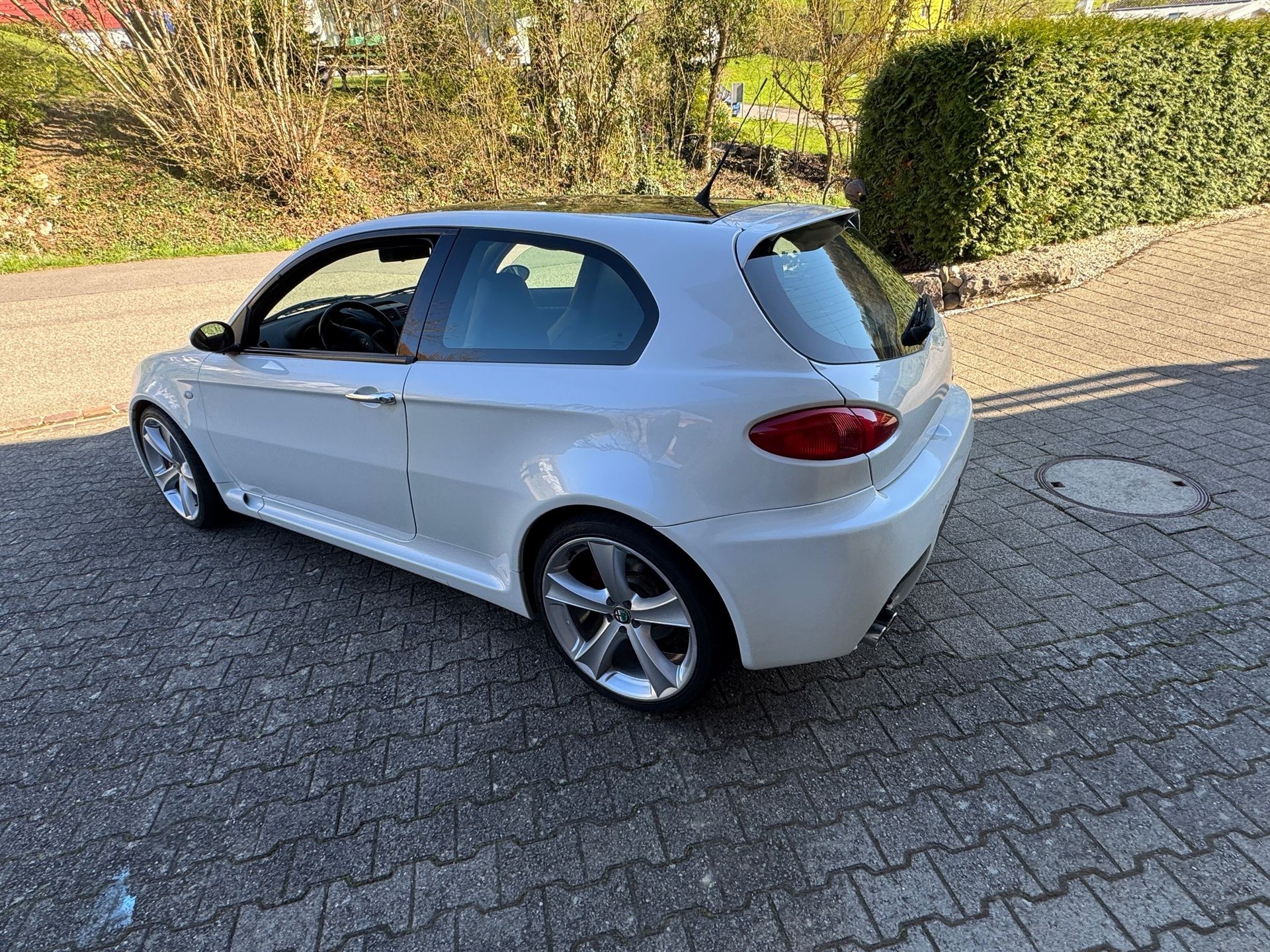 ALFA ROMEO 147 3.2 GTA-image-1