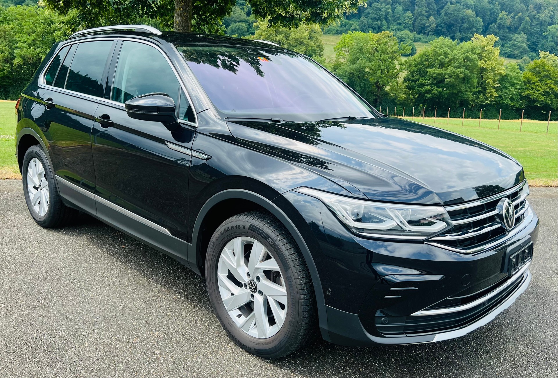 VW Tiguan 2.0 TDI SCR Elegance 4Motion DSG-image-4