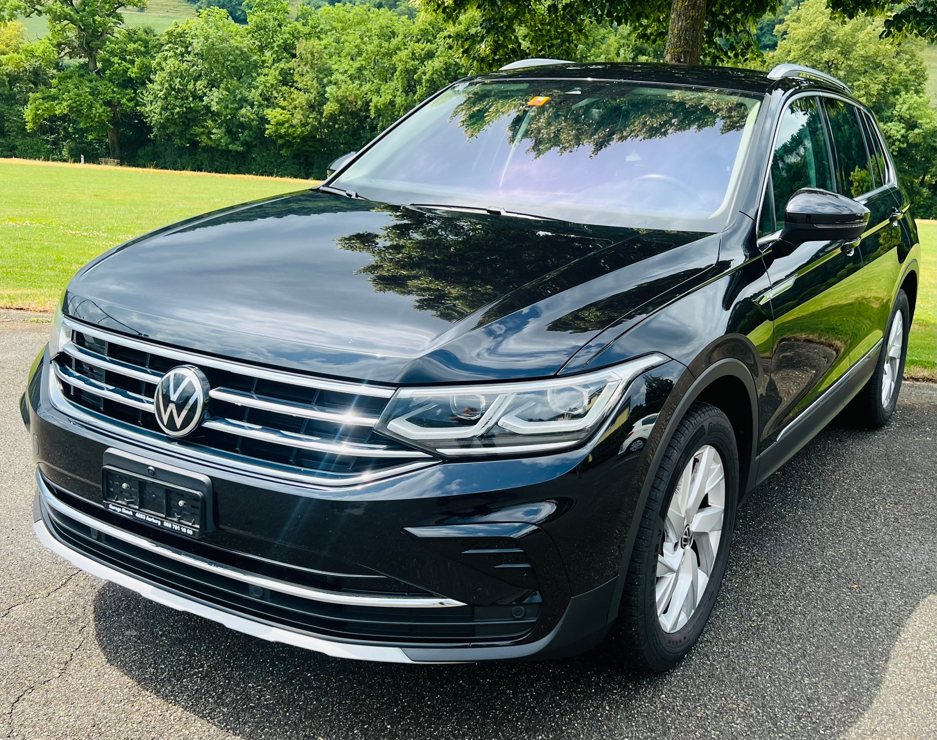 VW Tiguan 2.0 TDI SCR Elegance 4Motion DSG-image-3