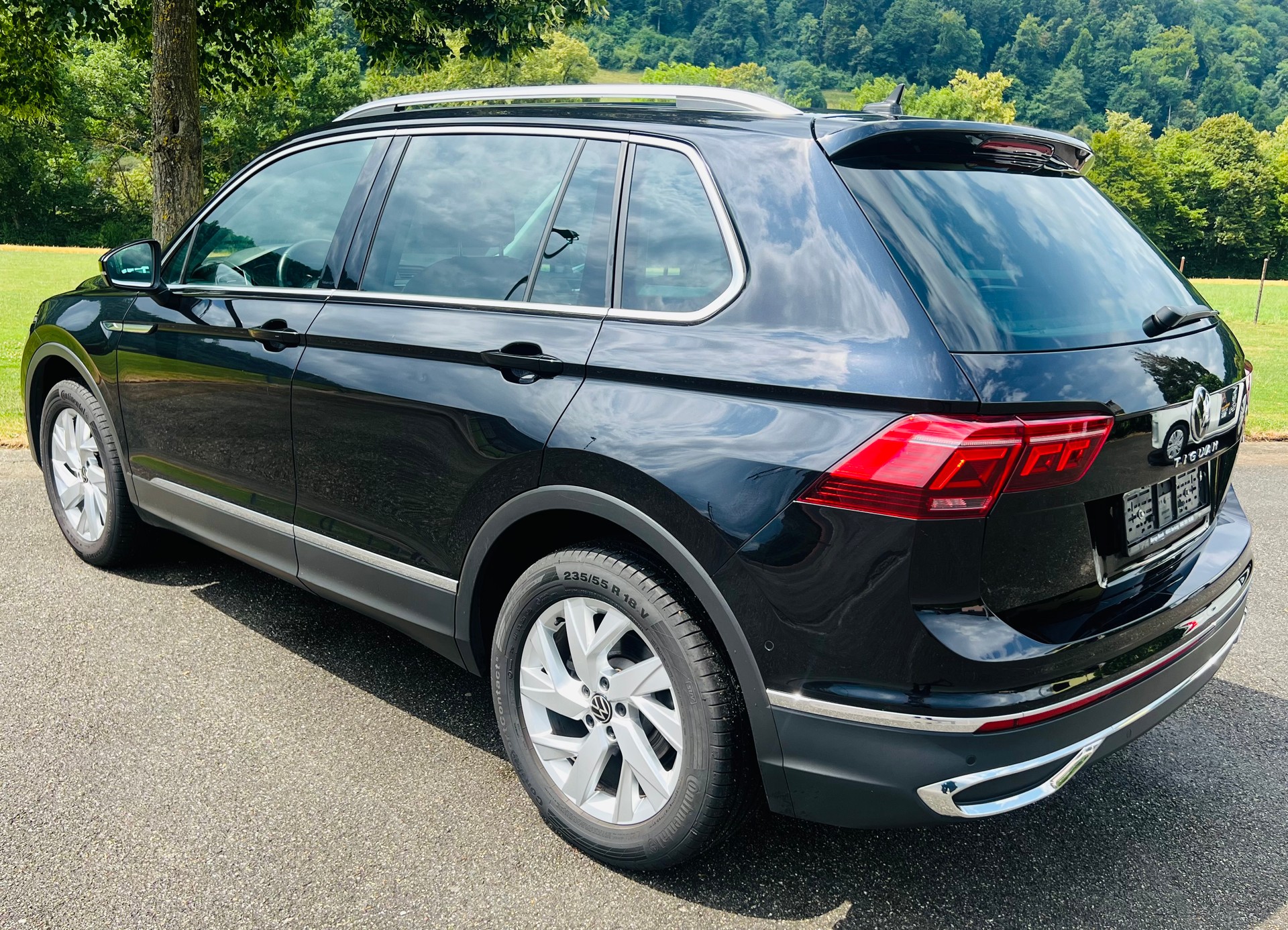 VW Tiguan 2.0 TDI SCR Elegance 4Motion DSG-image-8