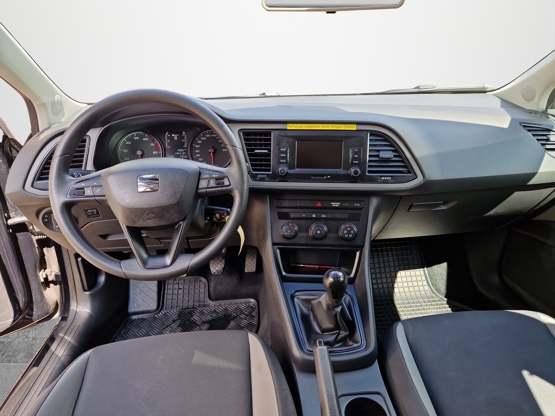 SEAT Leon ST 1.2 TSI Reference-image-11