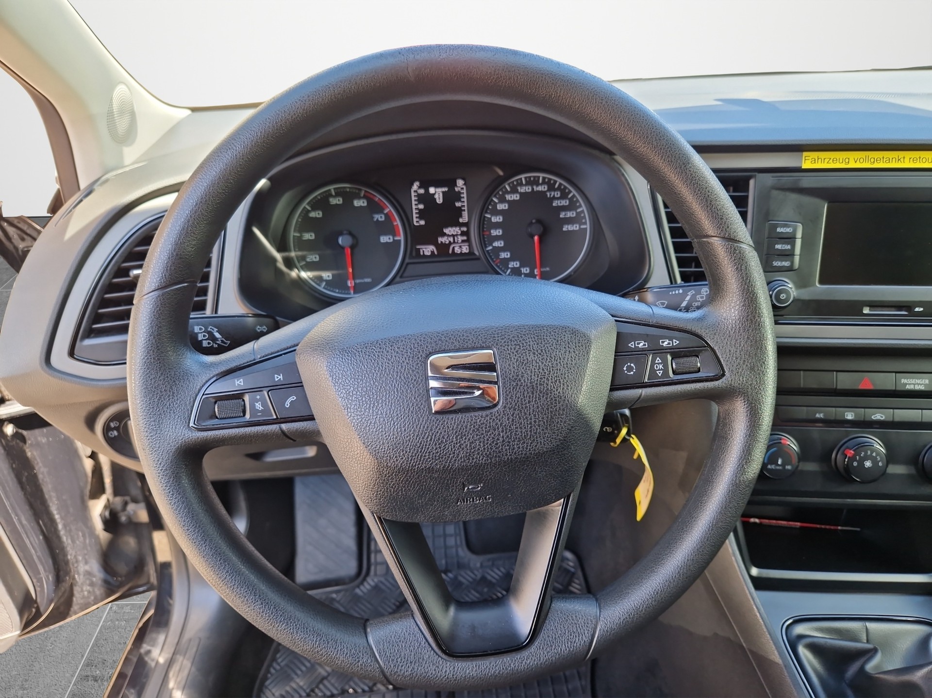 SEAT Leon ST 1.2 TSI Reference-image-8