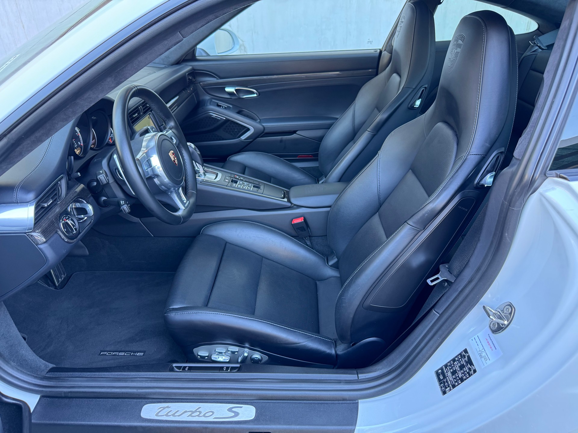 PORSCHE 911 Turbo S PDK-image-8