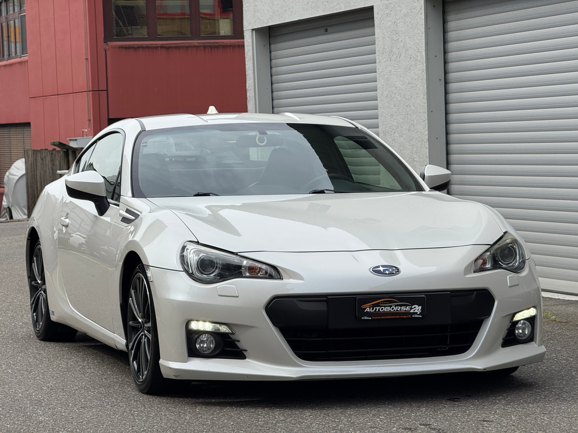 SUBARU BRZ 2.0R-image-1
