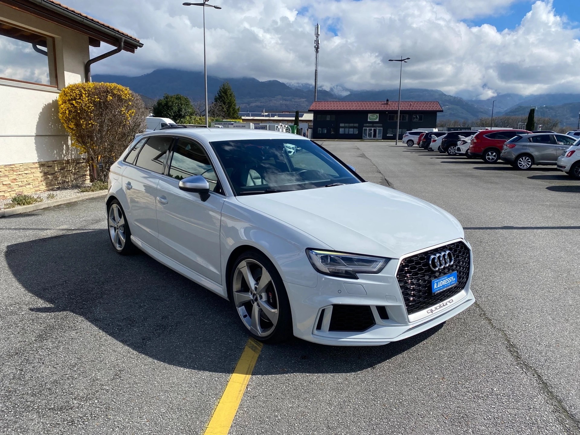 AUDI RS3 Sportback 2.5 TSI quattro S-tronic-image-6